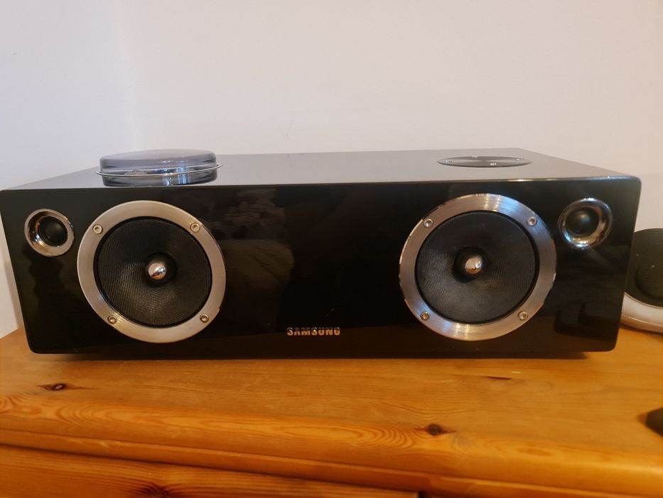 Boxa bluetooth hifi samsung  lampi da-e751