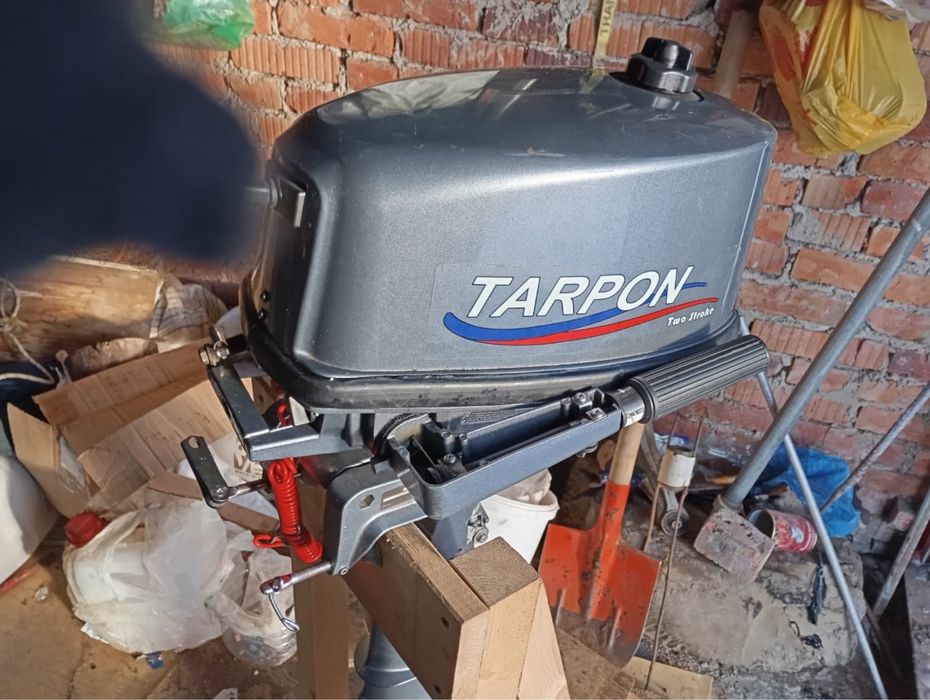 Лодка Hunter Boat