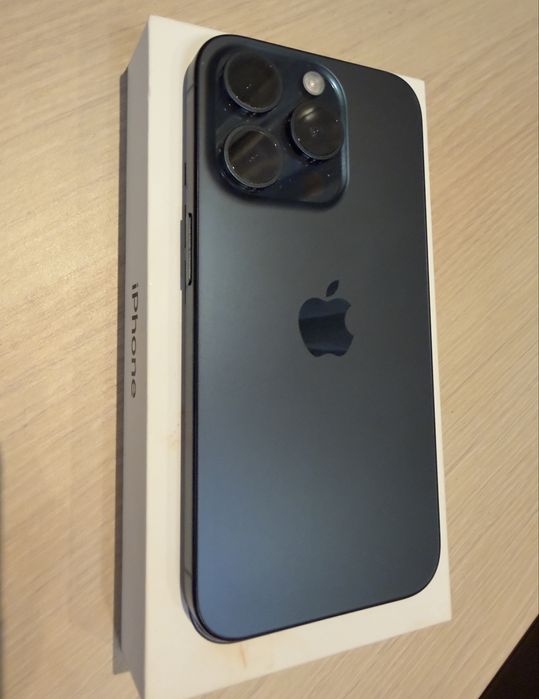 Iphone 15 pro син 128 gb