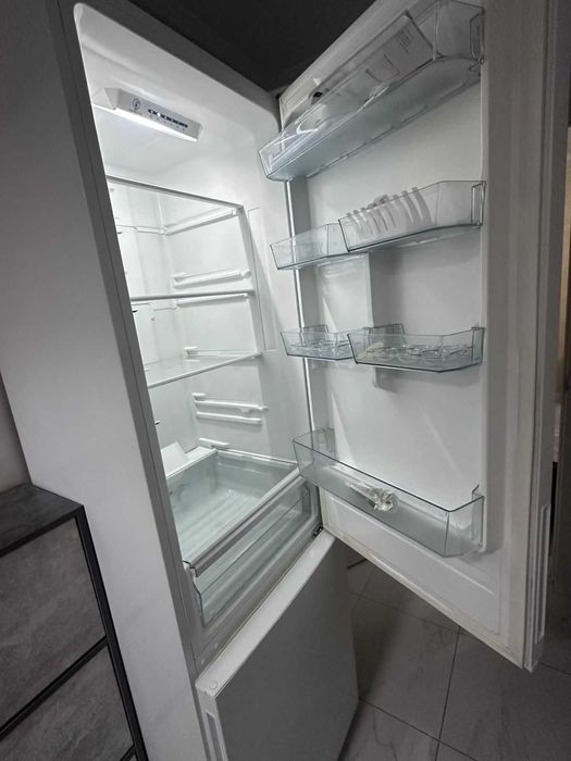 Холодильник Midea