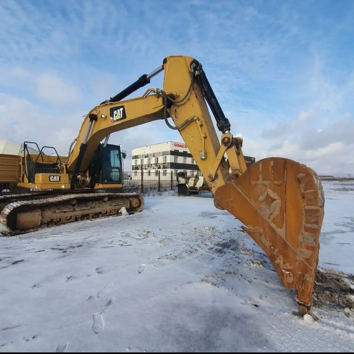 Услуги гусеничного эксковатора