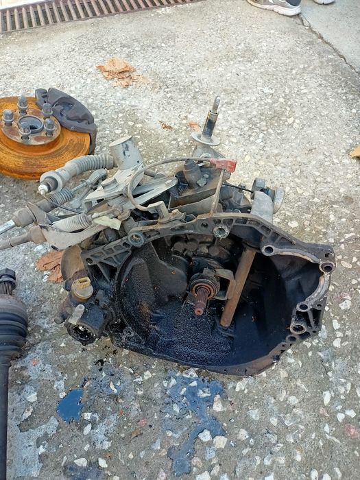 Дискове , накладки и амортисьор комплект fiat ulysse 1996