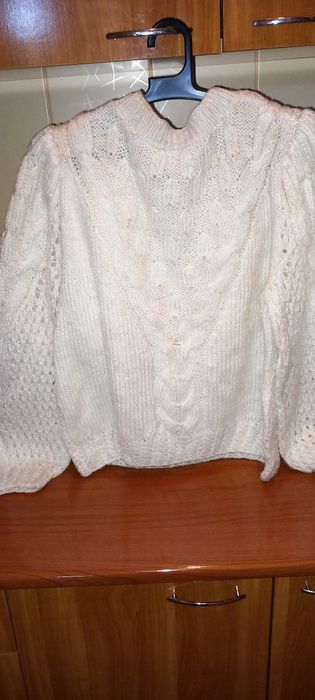 Pulovere tricotate manual de mohair