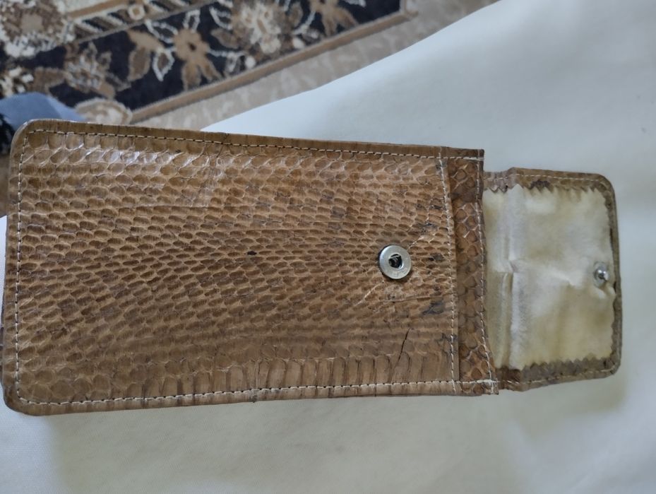 Очечник кожаный советский