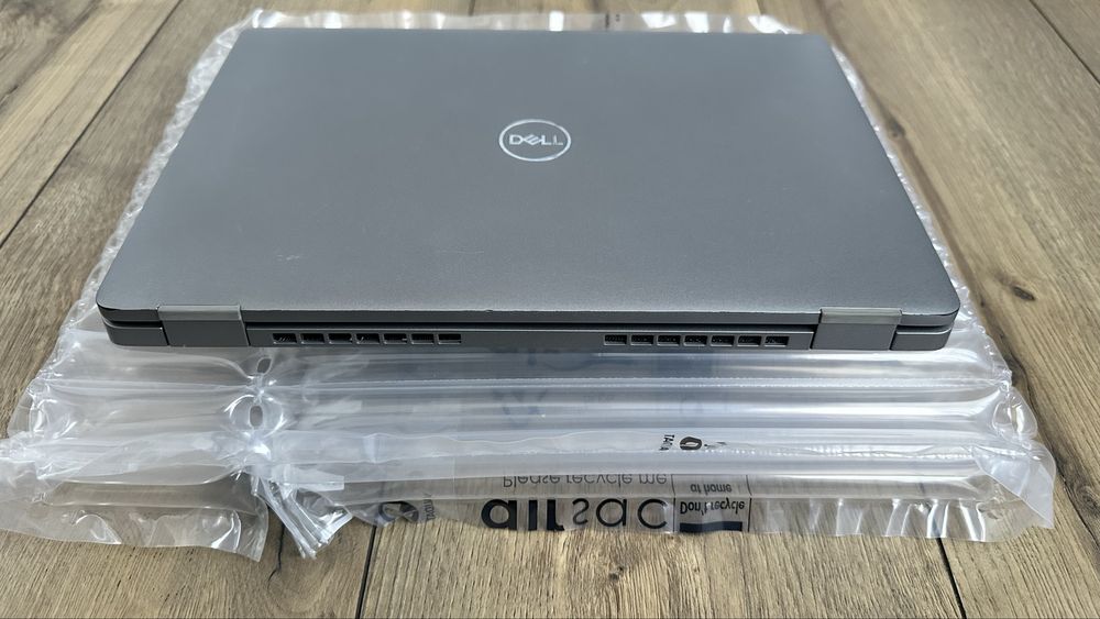 Лаптоп Dell Latitude 5320 FHD 13.3” Intel i5-1145G7 16GB RAM 256GB SSD