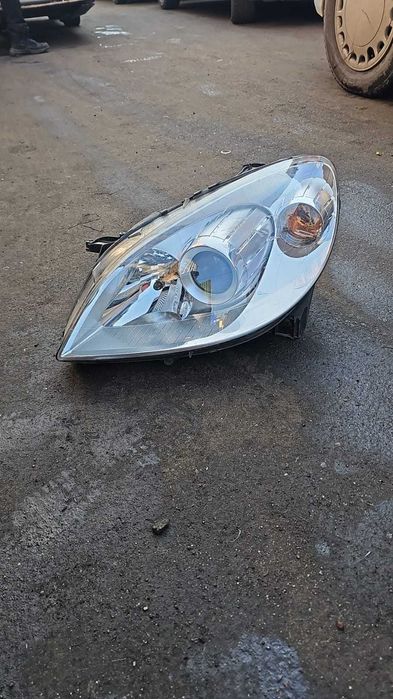 Фара на Mercedes B-Class w245