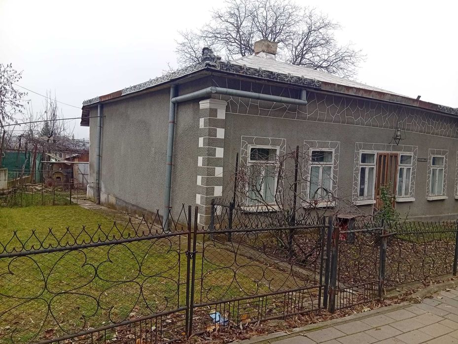 Zona Ultracentral Dorohoi Casa + Teren