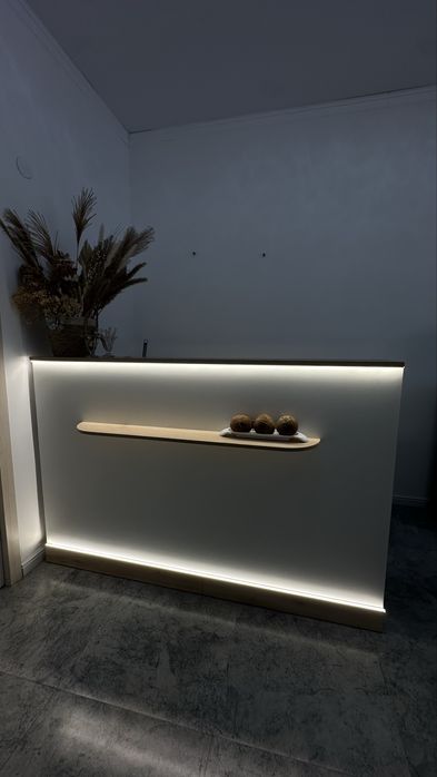 Ресепшн с подстветкой