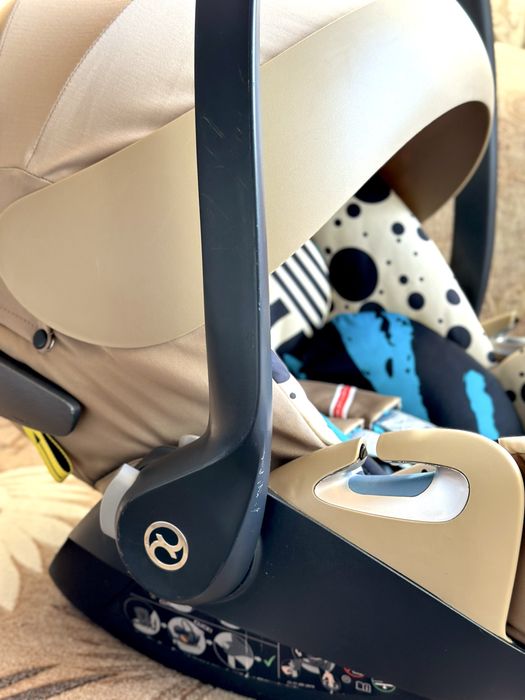 Стол за кола Cybex Cloud Z i-size Karolina Kurkova Fashion Collection