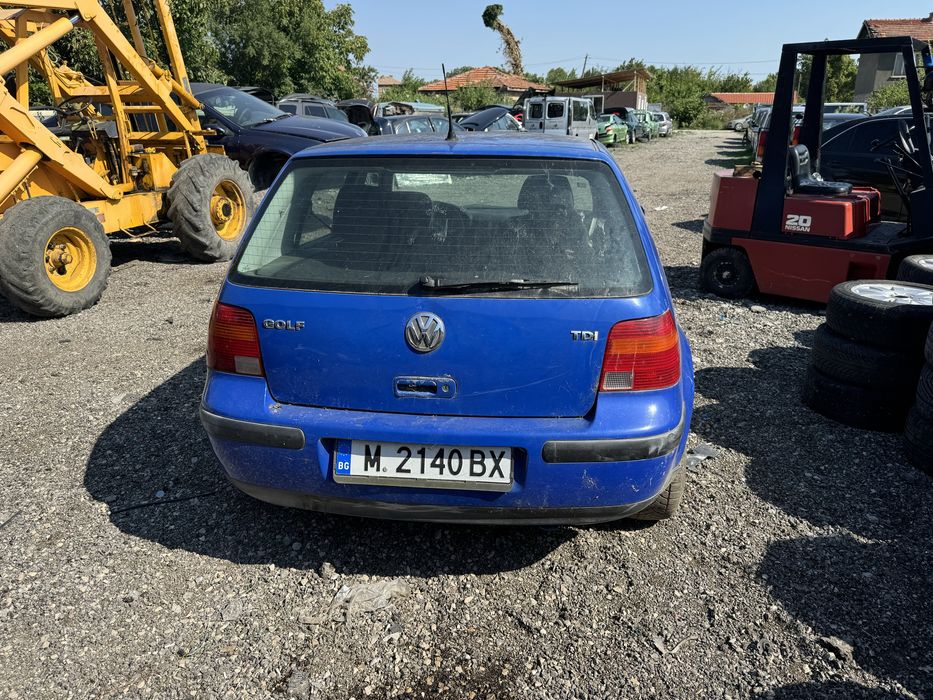 Голф 4 1.9 дизел 110 кс само на части