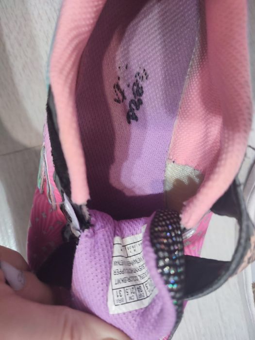 Adidasi marimea 34-35