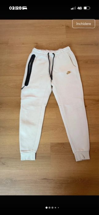 Pantaloni Nike tech