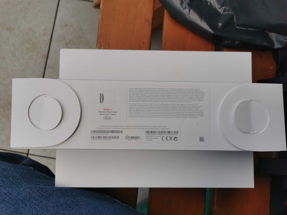 Apple Watch Series 4 40mm GPS + Cellular