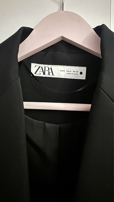 Черно Сако - Zara