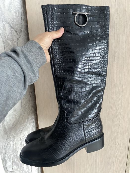 Продам осенние сапоги