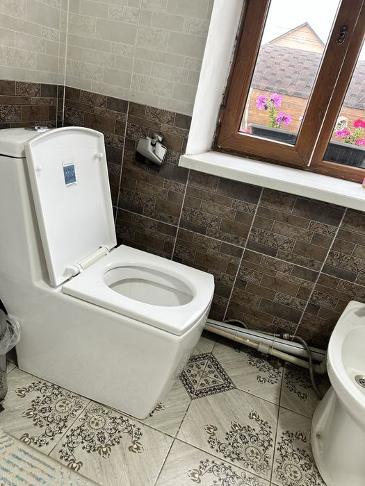 Продается раковина биде  и унитаз