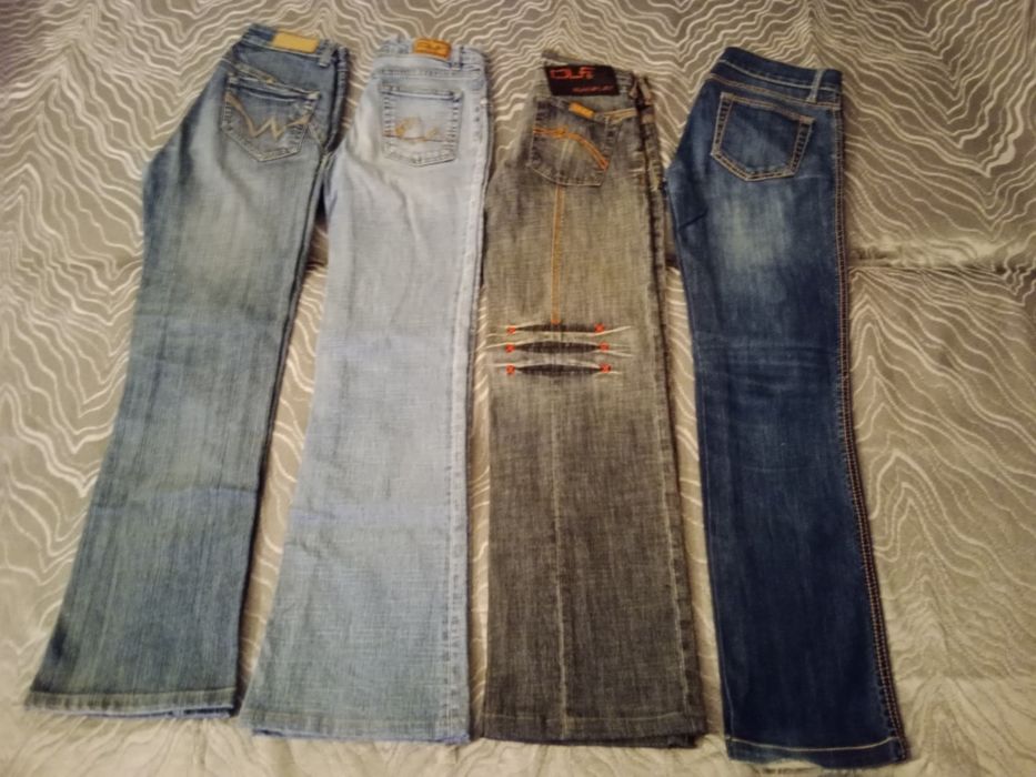 Джинсы подростковые на девочку
