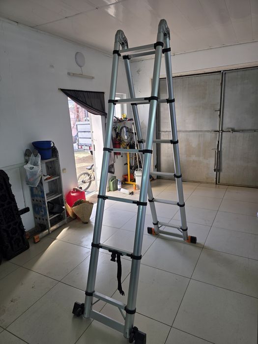 Продам лестницу стремянка.