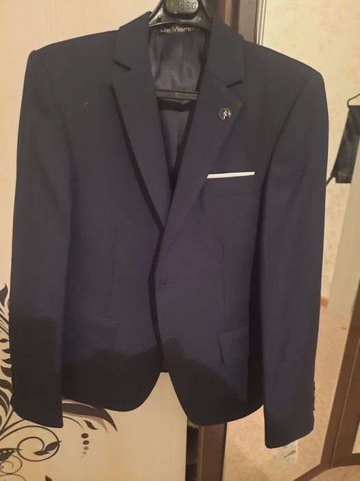 Продаю школный костюм