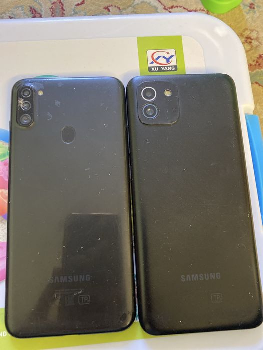 Телефоны продам в одни руки