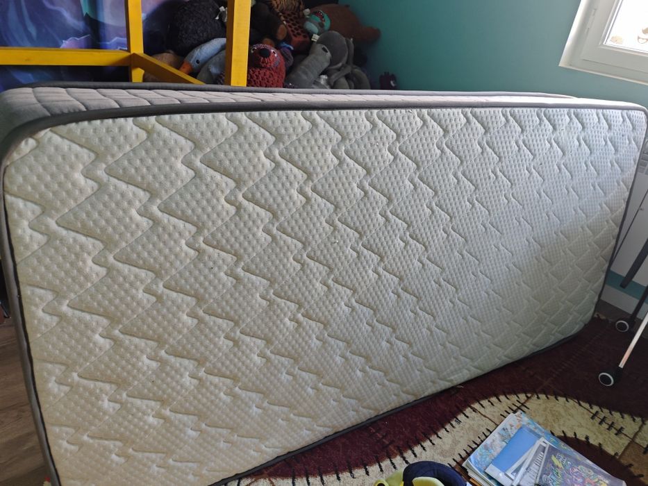 Продам кровать домик в хорошем состоянии