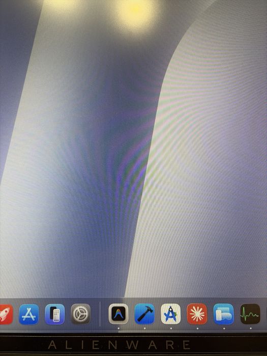 Мониторг  alienware 4к широкий закругленный.