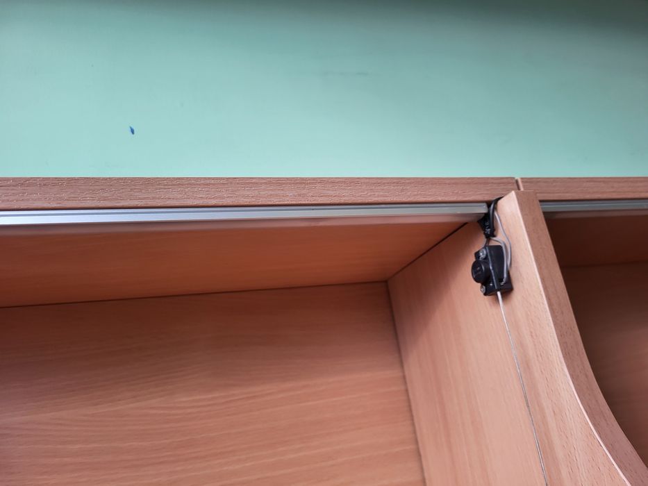 Бюро за трима с надстройка. Обзавеждане, мебели, детска стая.