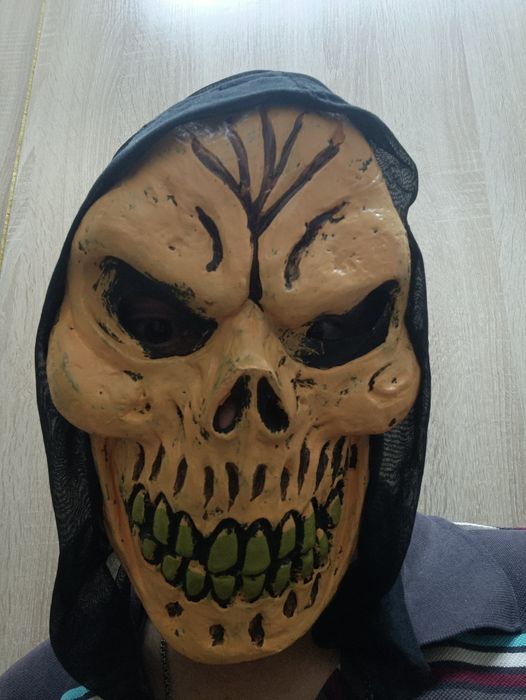 На новый год маска