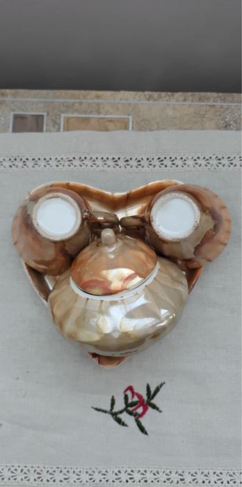 Нов комплект чаши за кафе със захарник