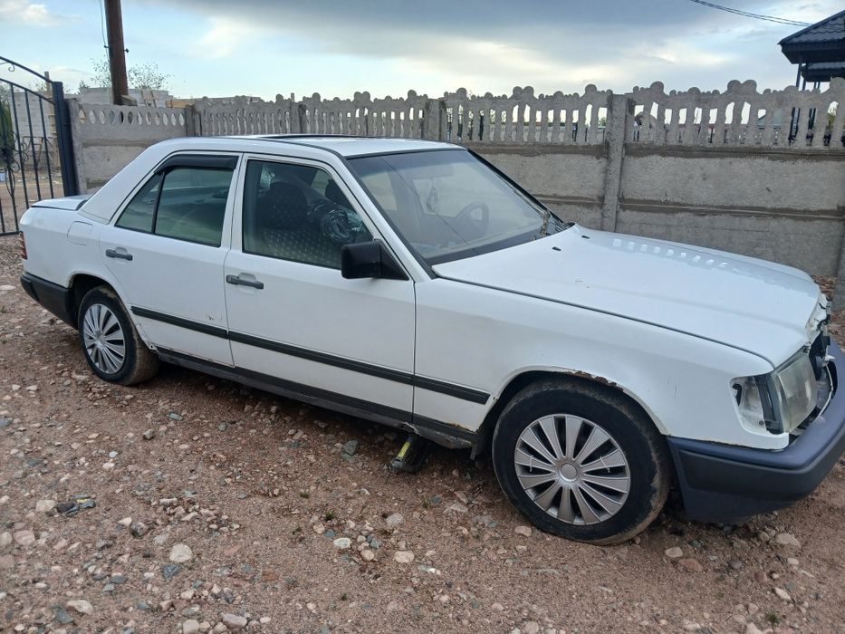 Продам Мерс 124 е230
