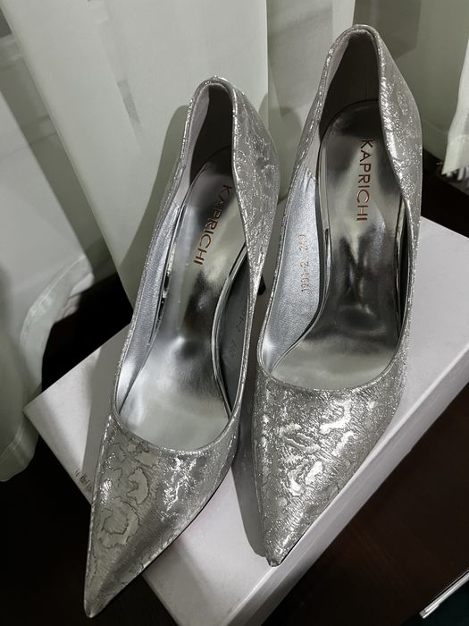 Продаются женские туфли