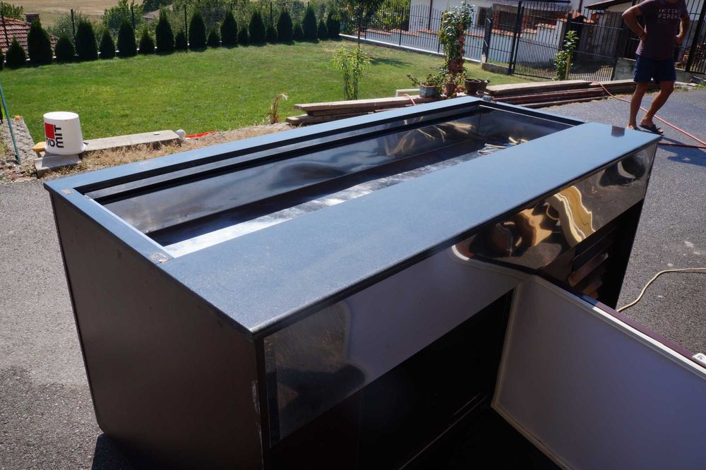 Хладилна витрина