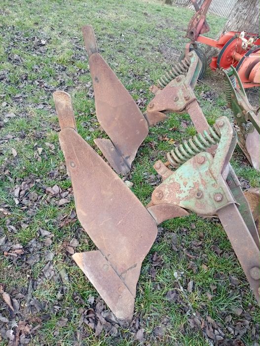 Vand pluc 2 brazde 350€ negociabil