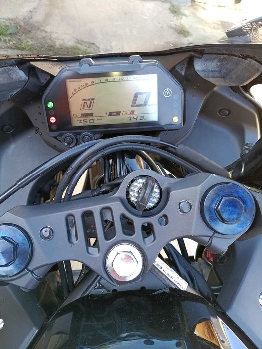Yamaha YZF R25 se conduce cu A1, A2, A