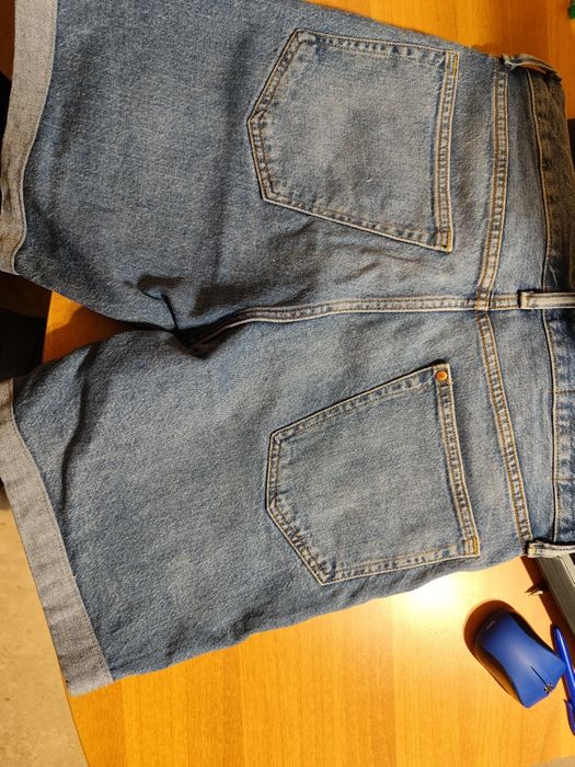 Къси дънкови панталони HM Slim fit 32 размер