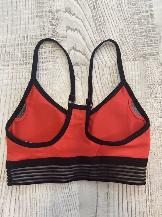 Спортно бюстие - Nike Dri-Fit