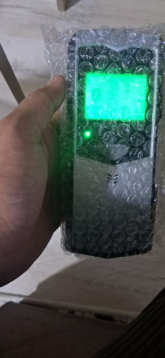 Pult devor ichidagi yogʻoch,kabel,metallarni aniqlaydi