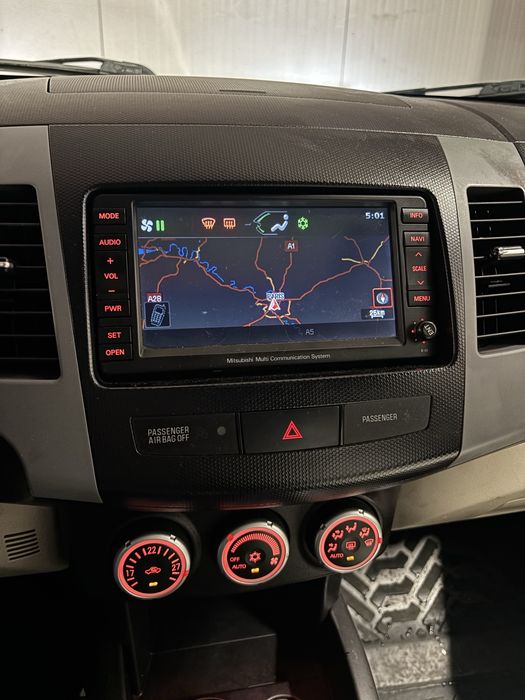 Mitsubishi Outlander 2.0 TDI 140 cp 4x4 recent adus