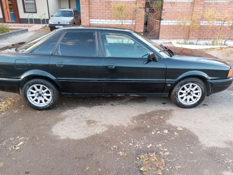 Продам машину Ауди Б4