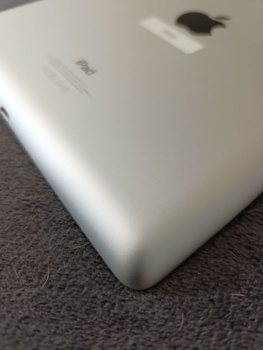 Продавам ipad 4-та генерация