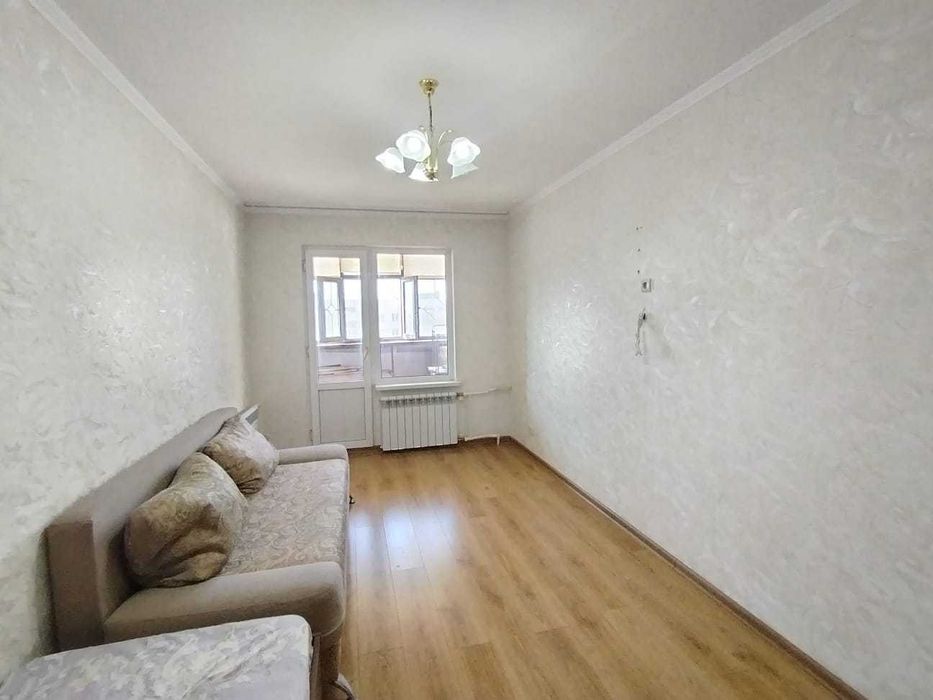 Продается  3  комн квартира Васильковский,35