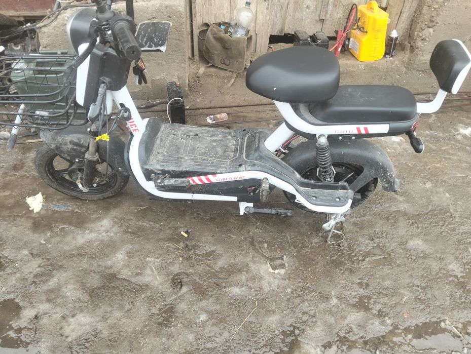 Scuter electric actizitionat de nou și vreau sal dau fincă nul mai fol