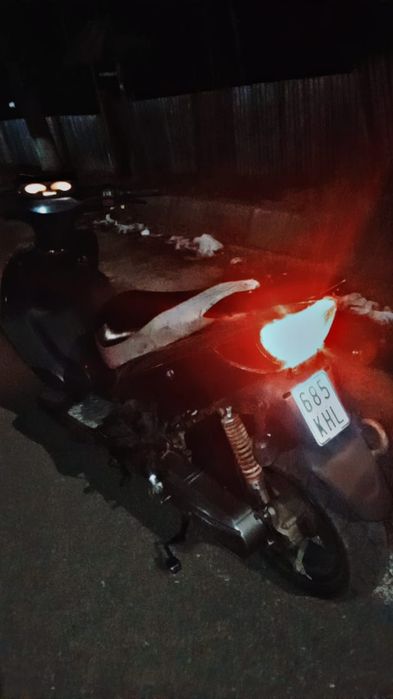 Scuter 125cc 2 t ,pordeste doar la buton