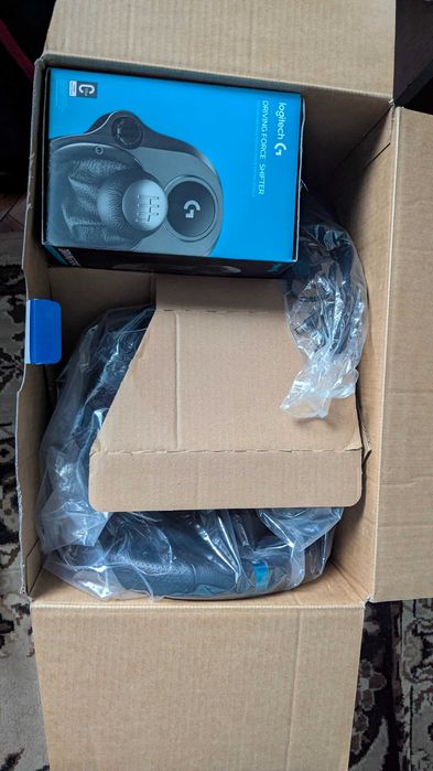 Logitech G29 + Schimbător Viteze Inclus | PC / PS4 / PS5 | Stare Foarte Bună