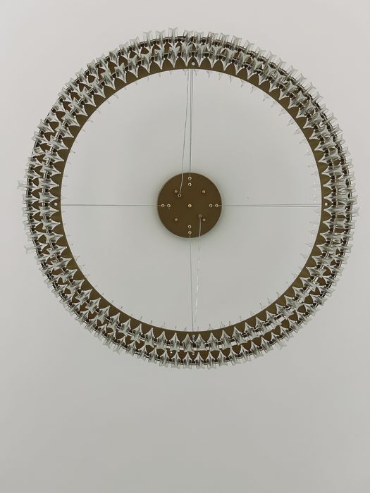 Продам большую люстру