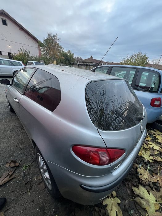 Alfa romeo 147 1.6 НА ЧАСТИ