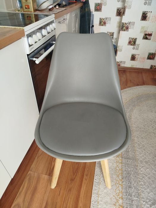 Продам Стулья 4 шт