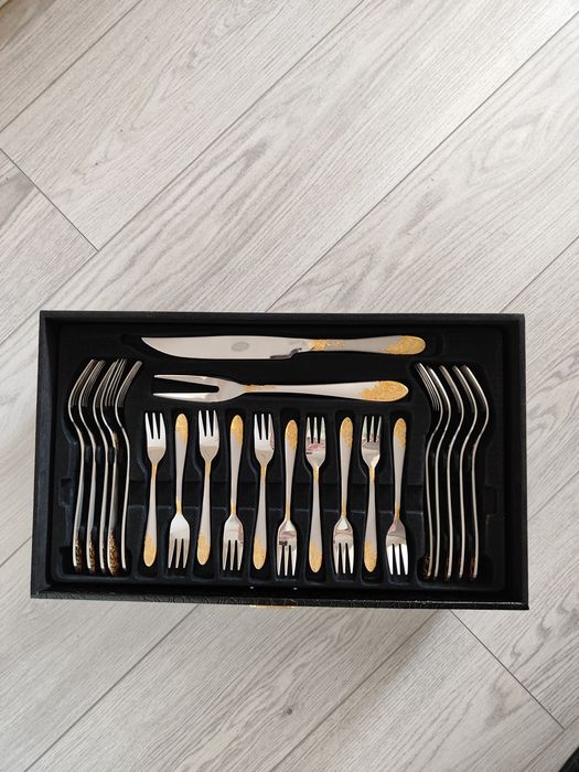 Столовые приборы