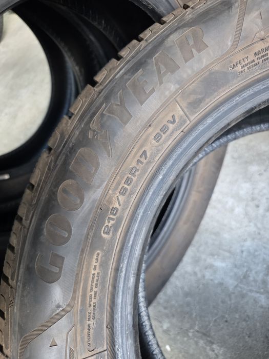 215/65/17 GOODYEAR 4бр