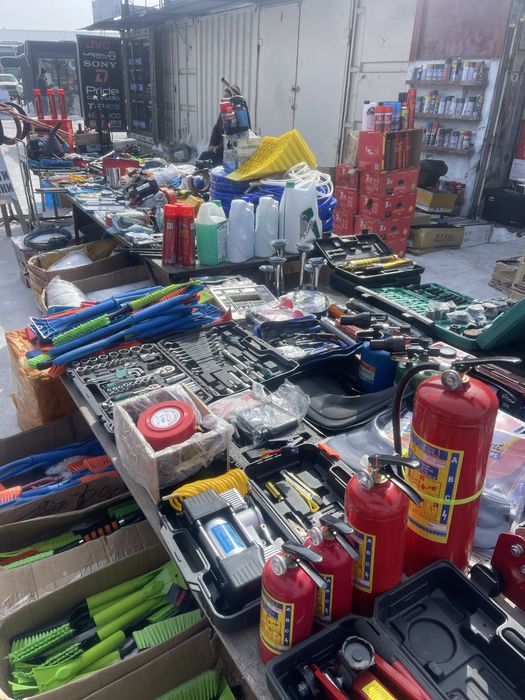 Продам 3 контейнера в ряд вместе с товаром